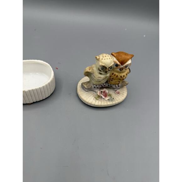 Vintage Porcelain Owl Couple Trinket Box with Roses – 4.5” Tall - Picture 4 of 7